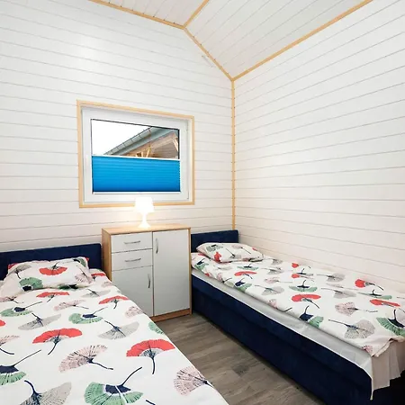 Cottages, 500m To The Lake, Ferienhaus